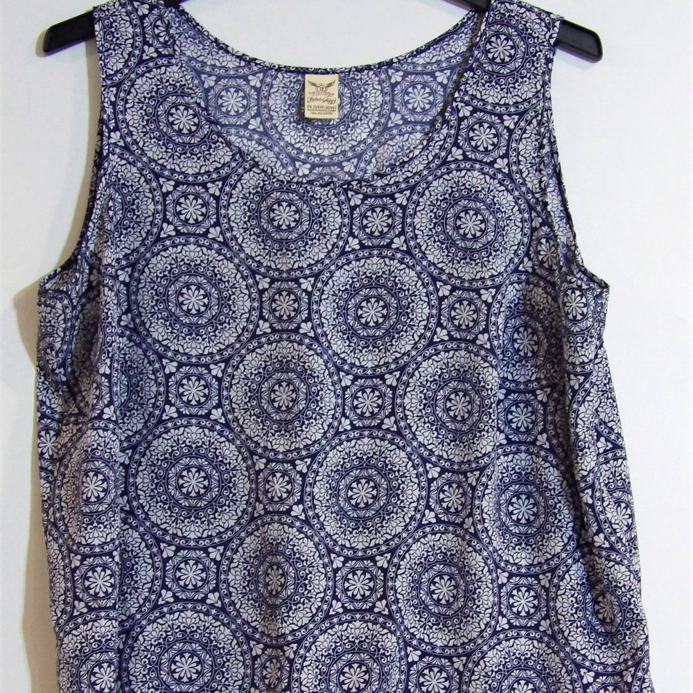 Navy and White Geometric Design Faded Glory Polyester Tank Top 2X (18W-20W)
